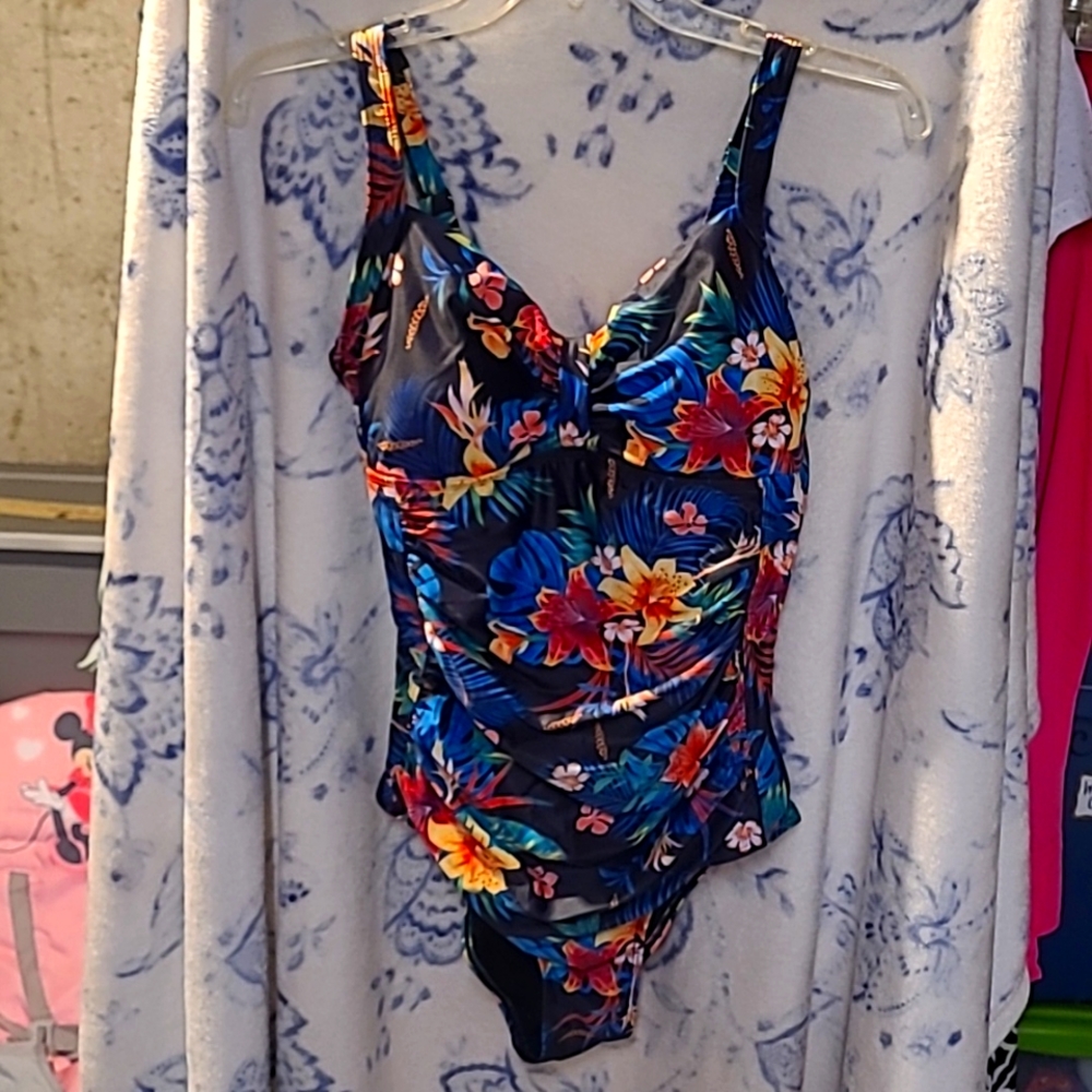 Swim suit